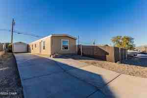 featured image of 3125 Lake Dr