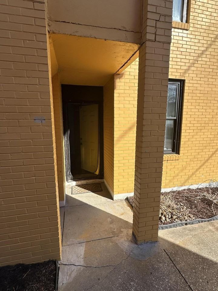 703 Wilkinson Blvd Unit 2 #2 - Photo 4 of 40