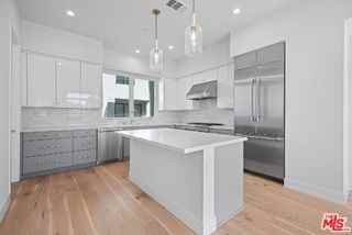 3232 S Barrington Ave - Photo 2 of 8