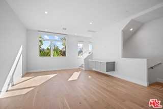 3232 S Barrington Ave - Photo 3 of 8