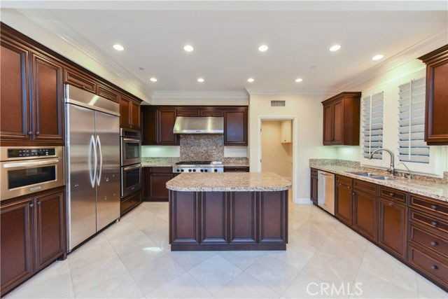 40 Skyward - Photo 3 of 8