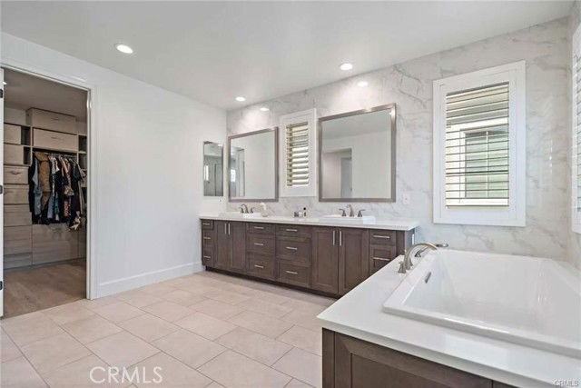 52 Pedigree - Photo 2 of 8