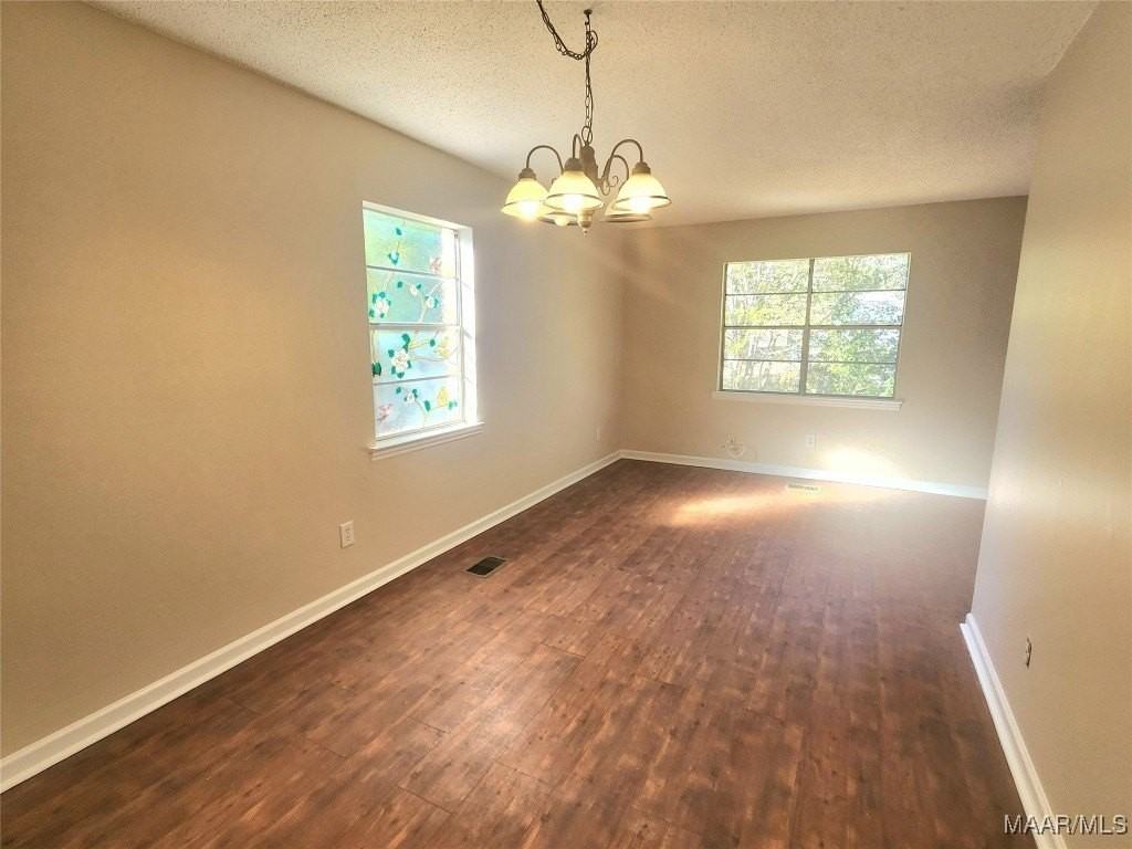 649 Partridge Ln - Photo 3 of 23