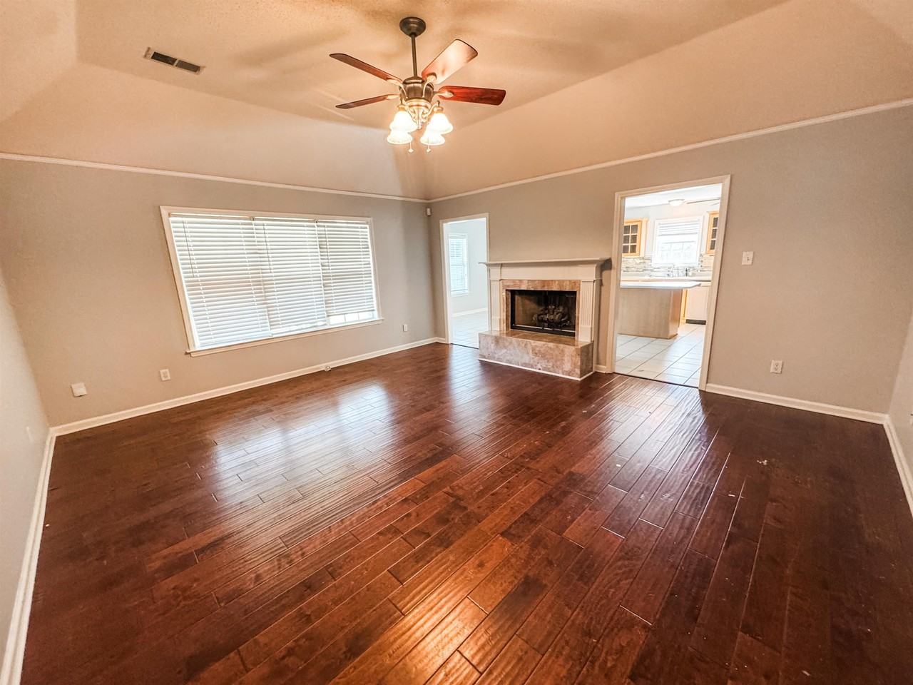 1314 Rain Lake Ln E - Photo 4 of 12