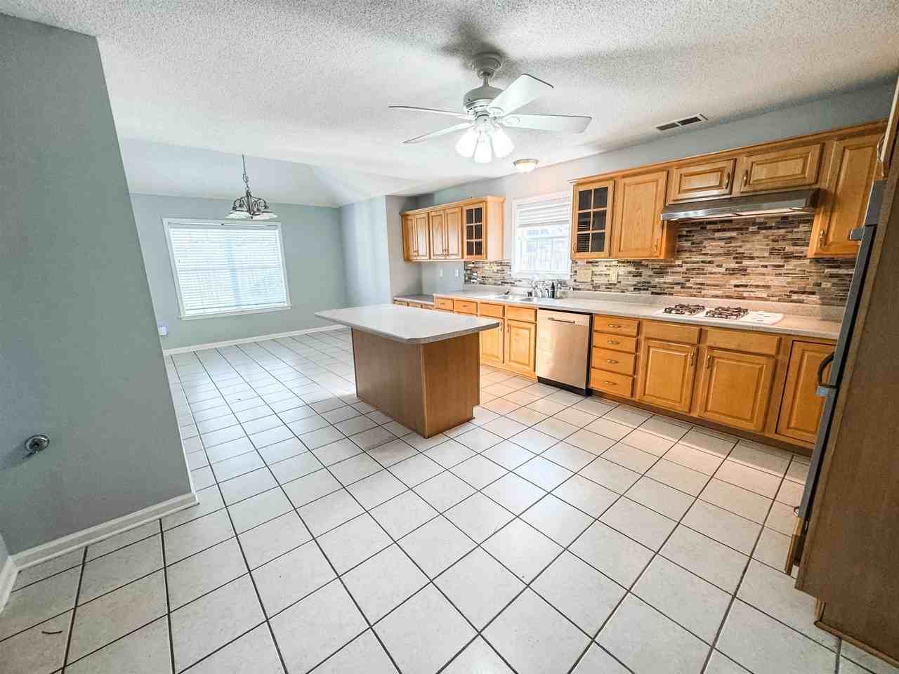 1314 Rain Lake Ln E - Photo 5 of 12