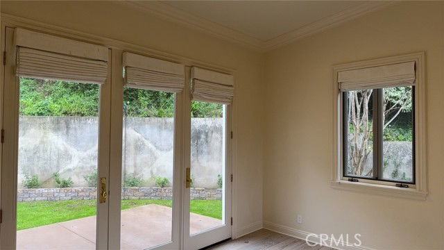 980 Ellington Ln - Photo 3 of 8