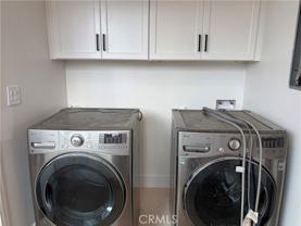 19214 Calvert St - Photo 1 of 1