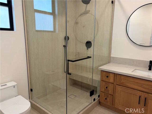 19214 Calvert St - Photo 2 of 8