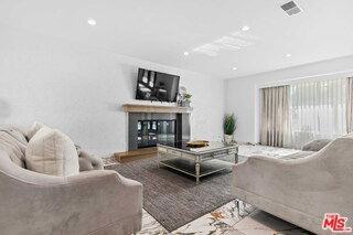 18933 Kilfinan St - Photo 2 of 8