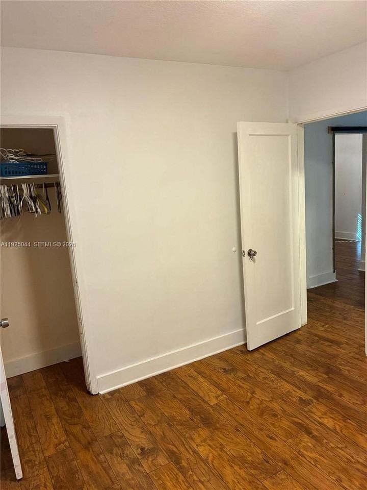 705 E 9th Ct - Photo 5 of 18