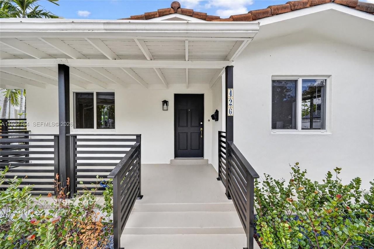 426 Sw 26th Rd - Photo 4 of 28