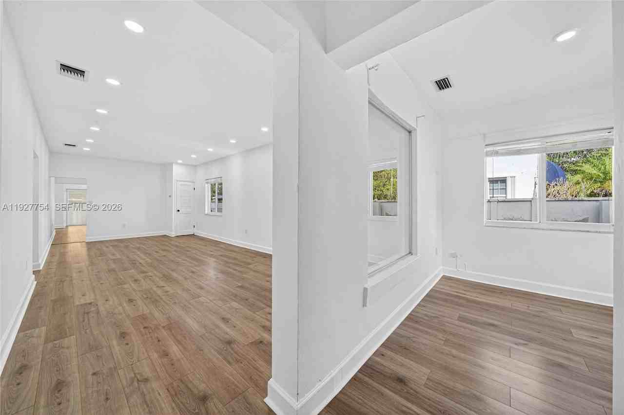 426 Sw 26th Rd - Photo 6 of 28