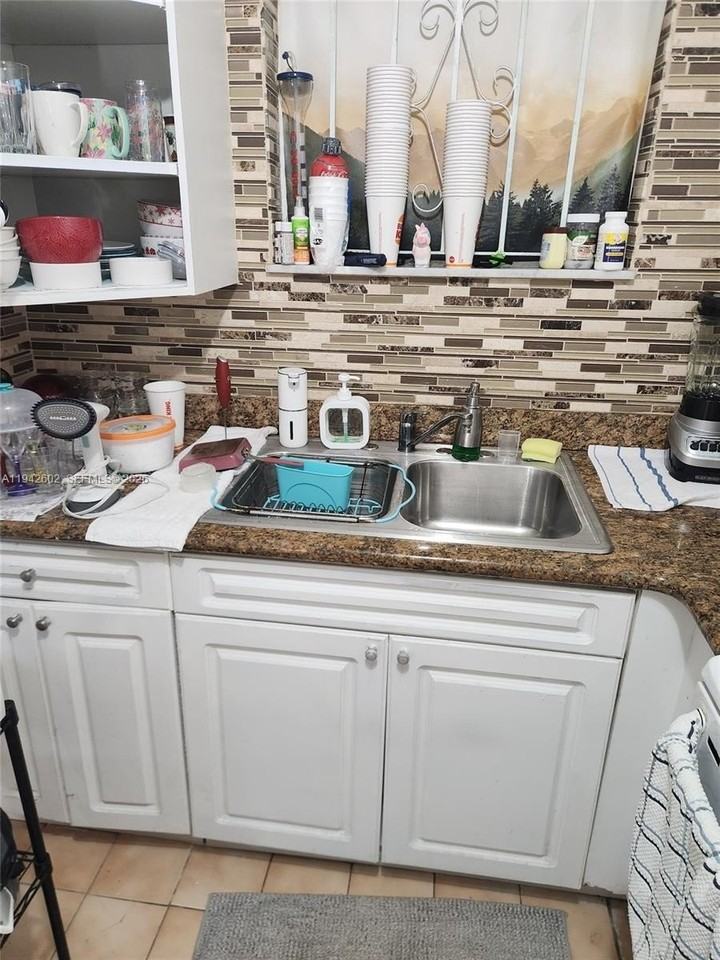 2498 Sw 17th Ave #4209 - Photo 5 of 7