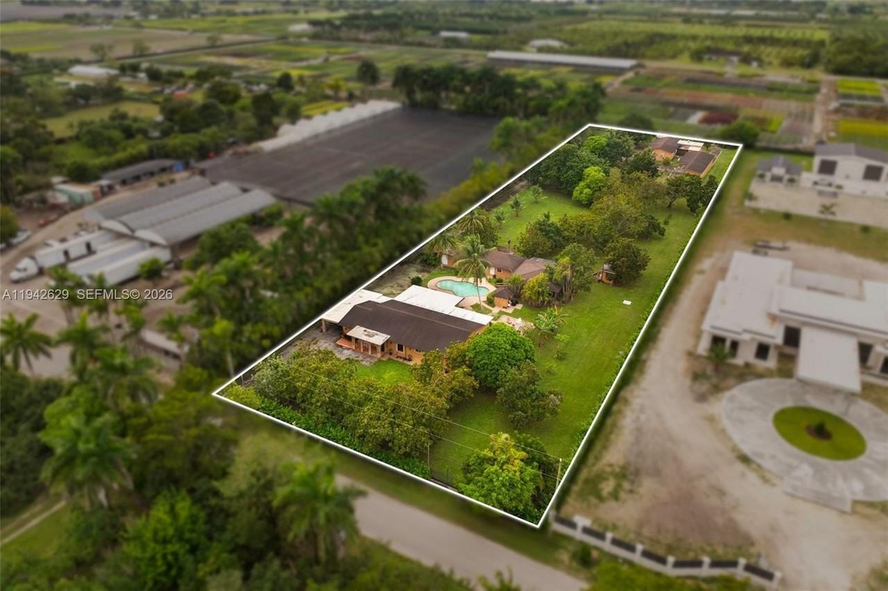 20450 Sw 198th Ave - Photo 2 of 50