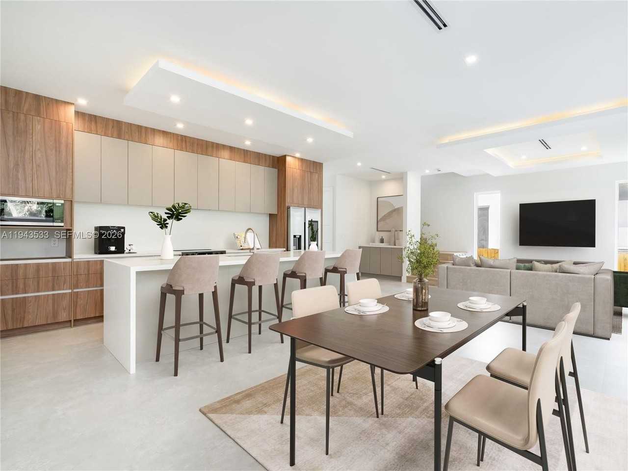 1703 Sw 23rd St - Photo 4 of 17