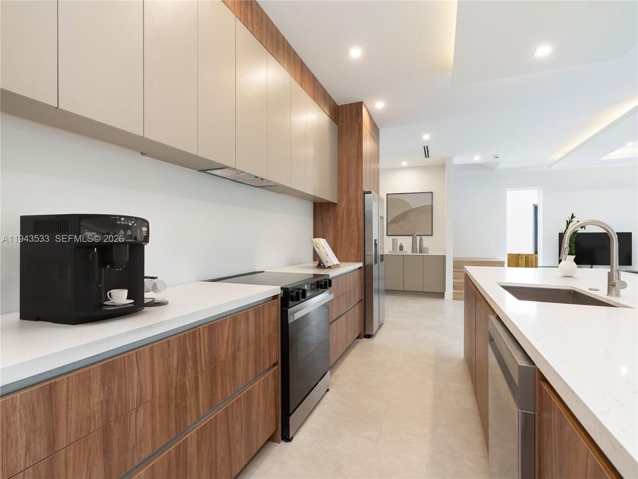 1703 Sw 23rd St - Photo 6 of 17