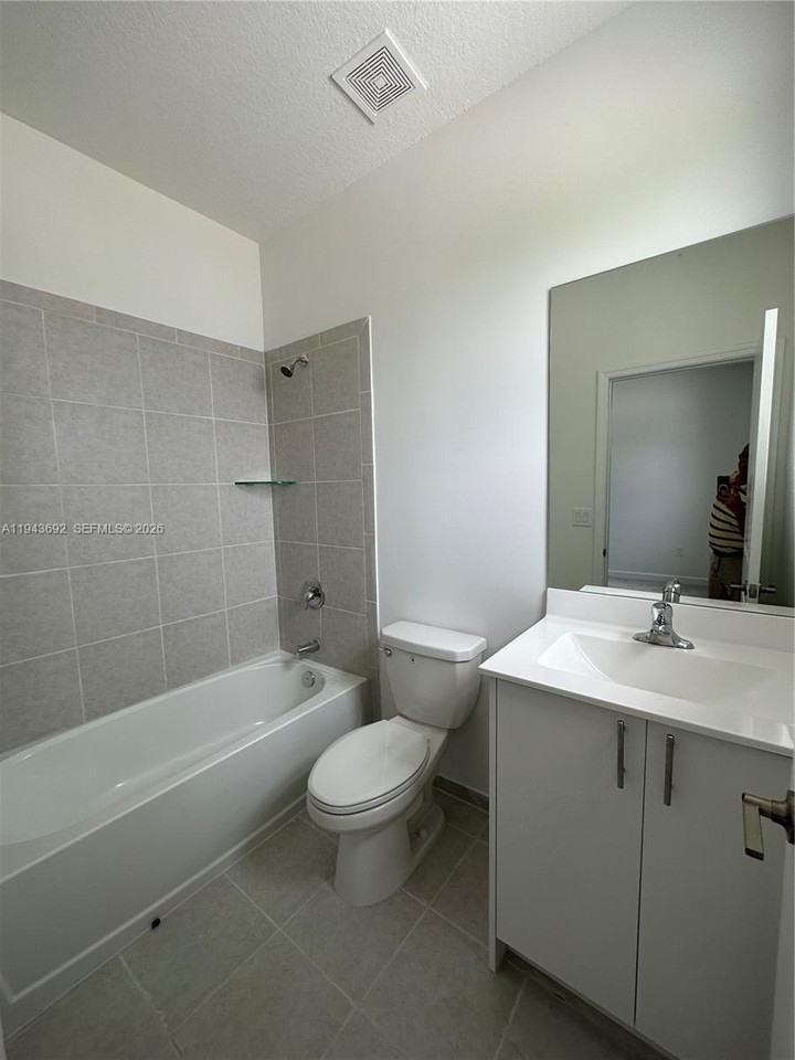 28471 Sw 132nd Ct #0 - Photo 3 of 14