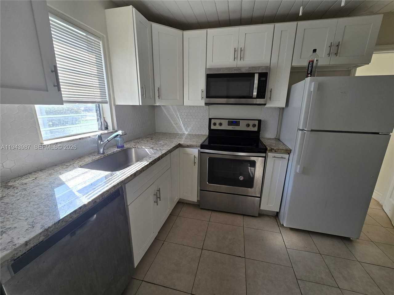 432 Nw 17th Ave #S - Photo 4 of 5