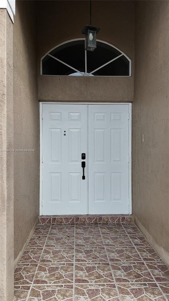 3265 Sw 153rd Pl #0 - Photo 4 of 39