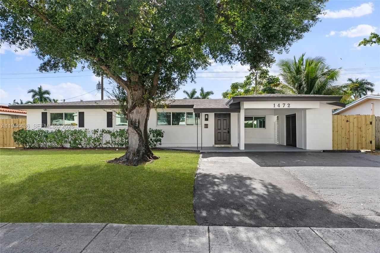 1472 Ne 62nd St #1472 - Photo 4 of 35