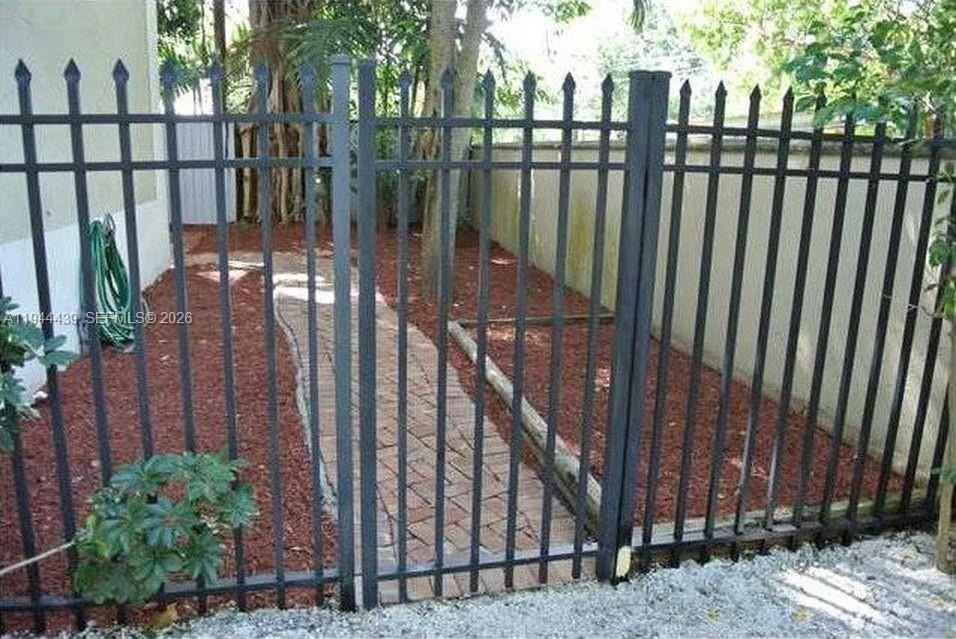 3040 Shipping Ave #3040 - Photo 5 of 14