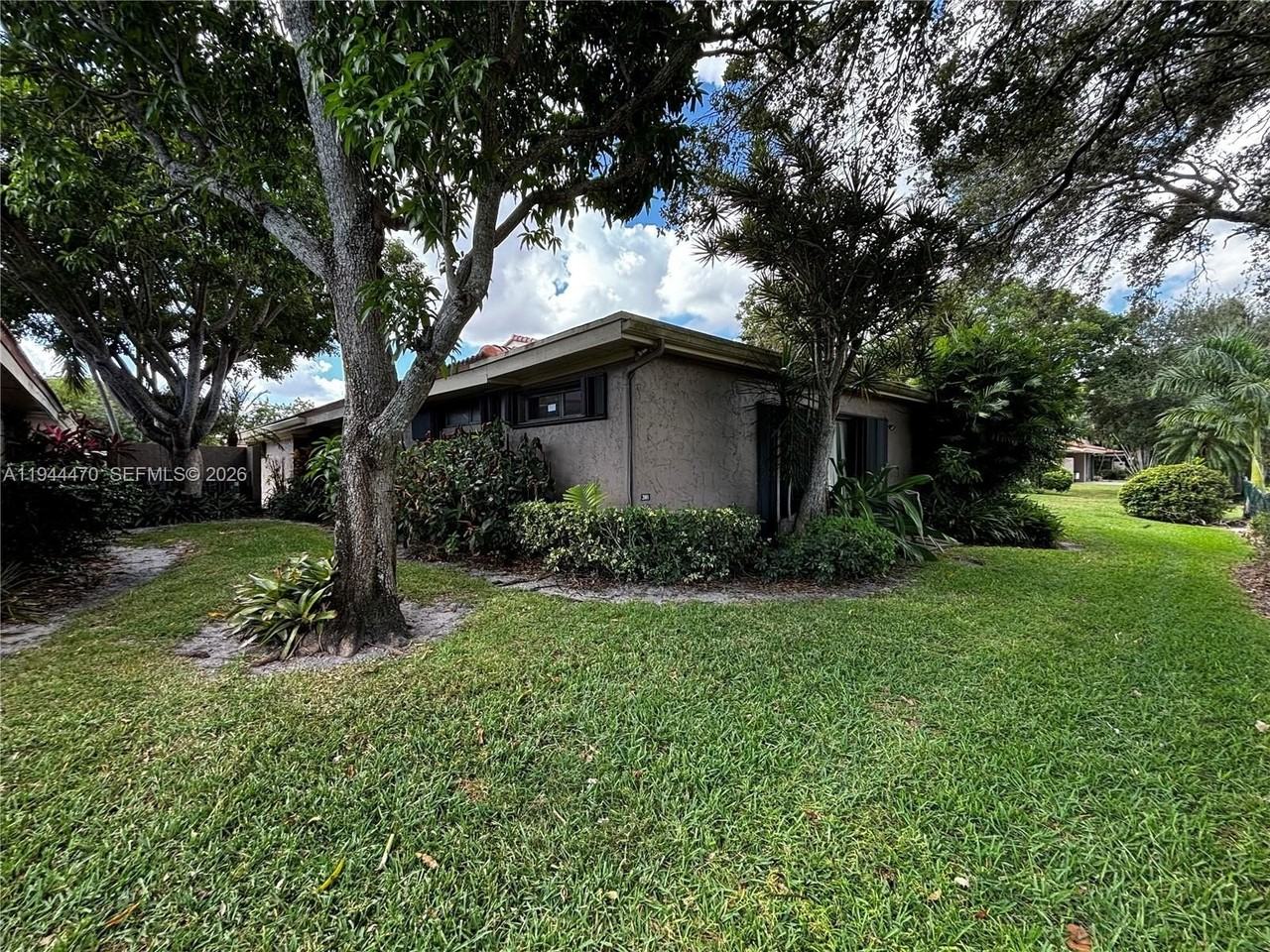 2001 Saint Andrews Rd #121 - Photo 5 of 39