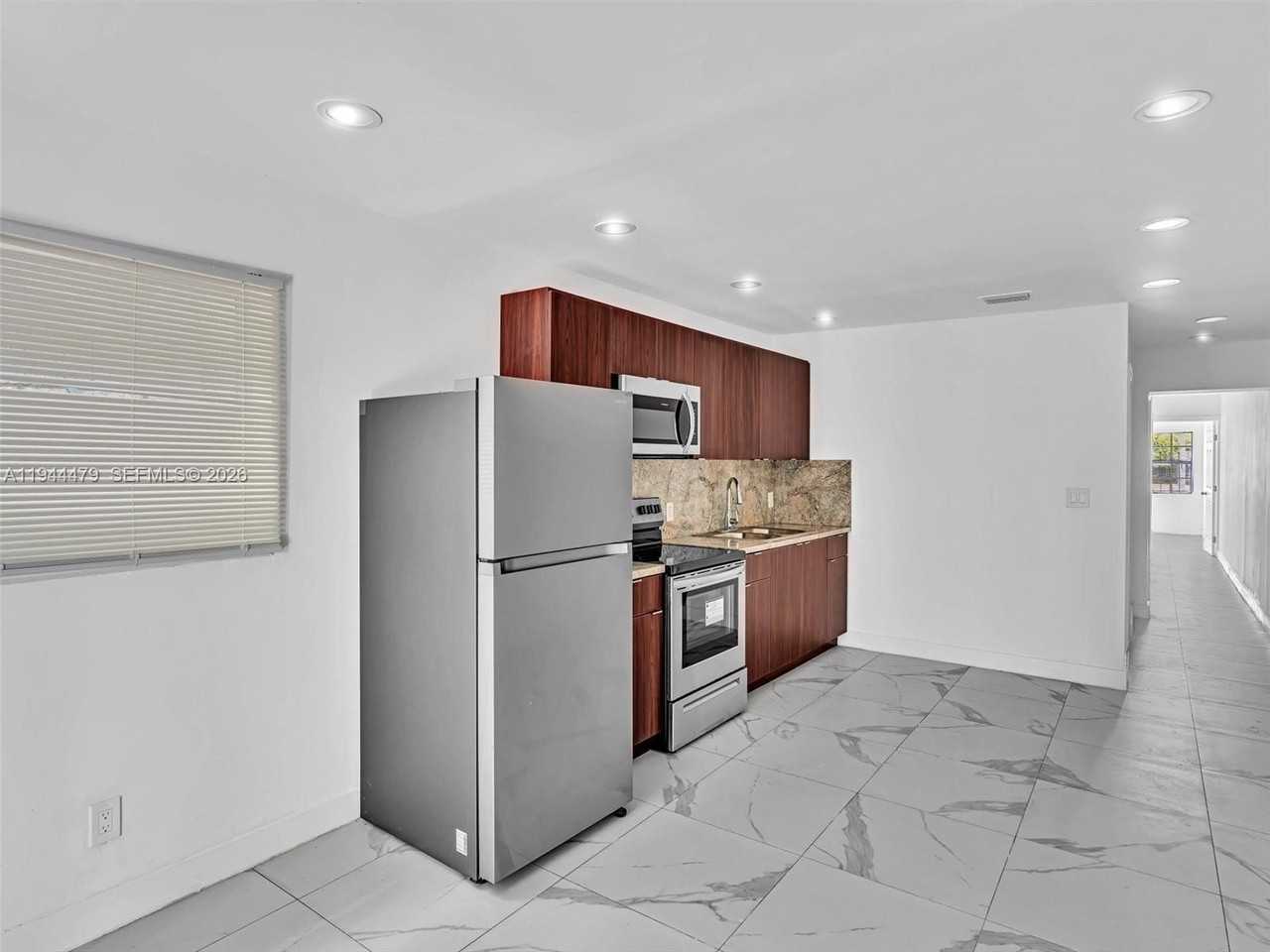 5424 Pembroke Rd #A - Photo 3 of 21