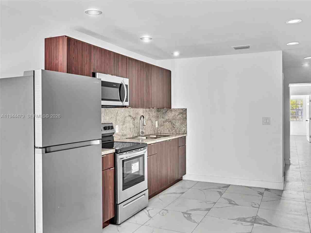 5424 Pembroke Rd #A - Photo 4 of 21