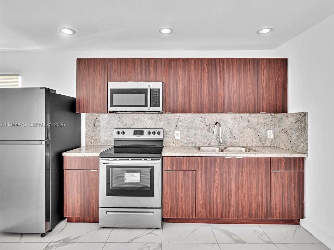 5424 Pembroke Rd #A - Photo 5 of 21