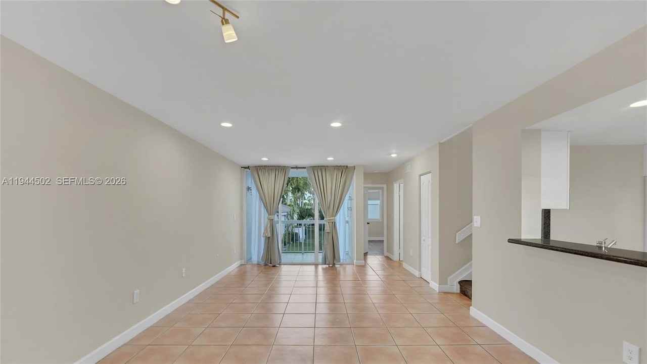 4635 Nw 97th Pl #158 - Photo 6 of 26