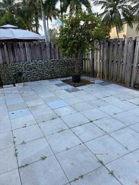 4127 Ne 24th St - Photo 2 of 7