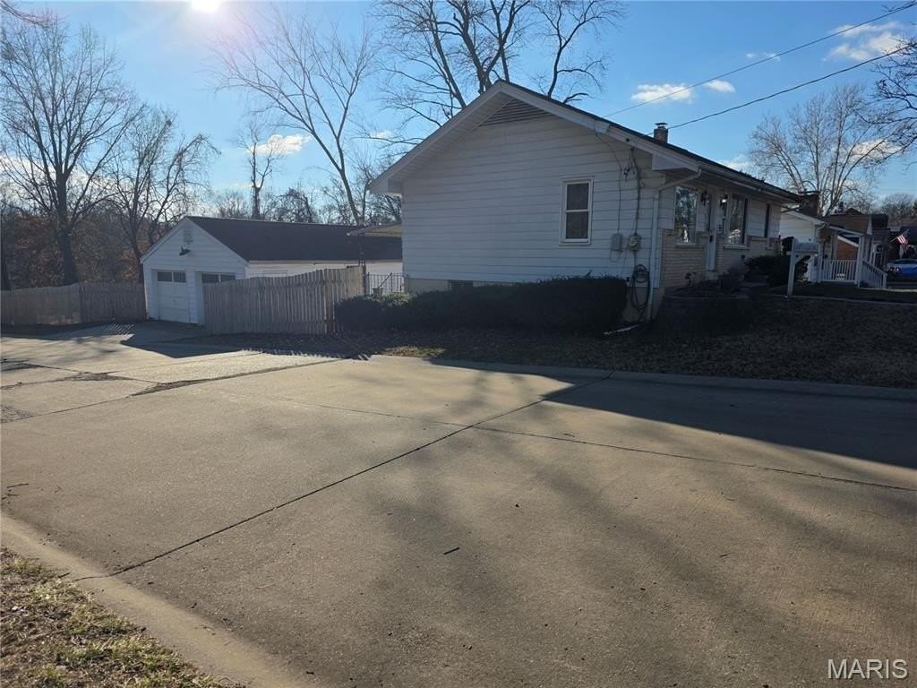 8600 Engler Ave - Photo 2 of 26