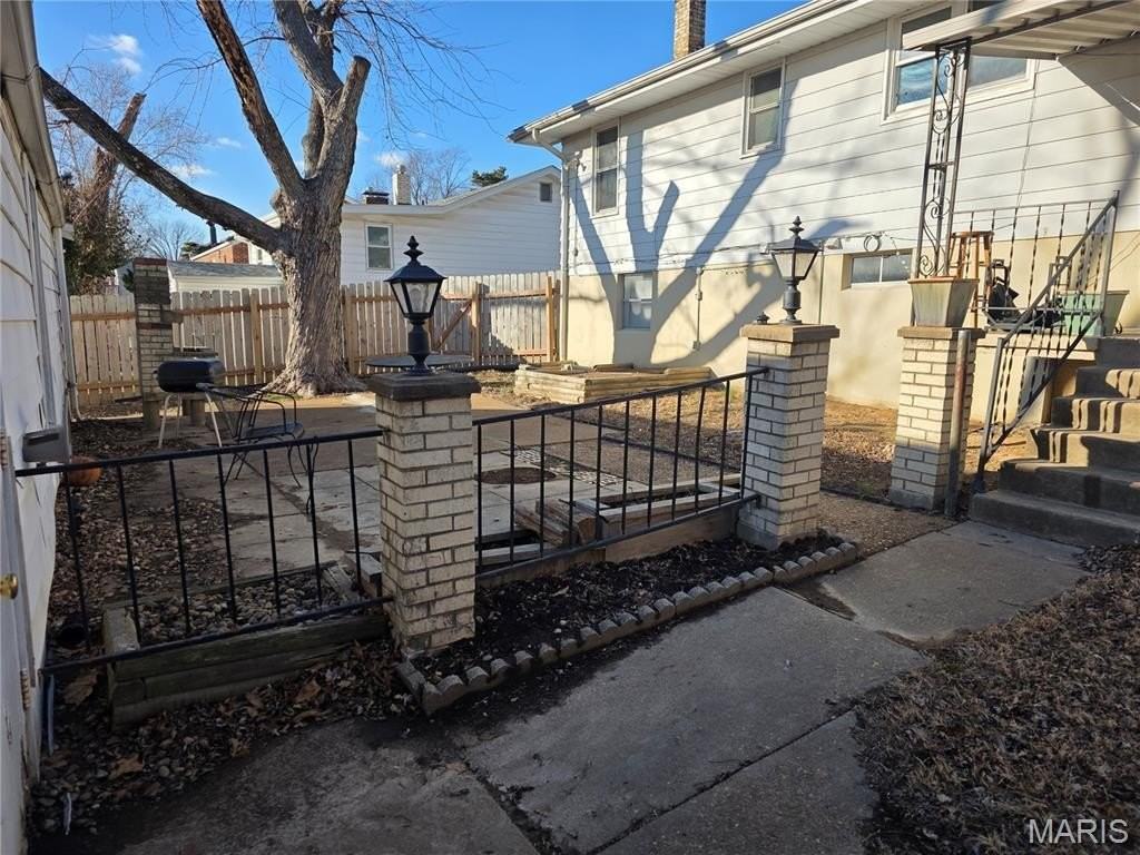 8600 Engler Ave - Photo 5 of 26