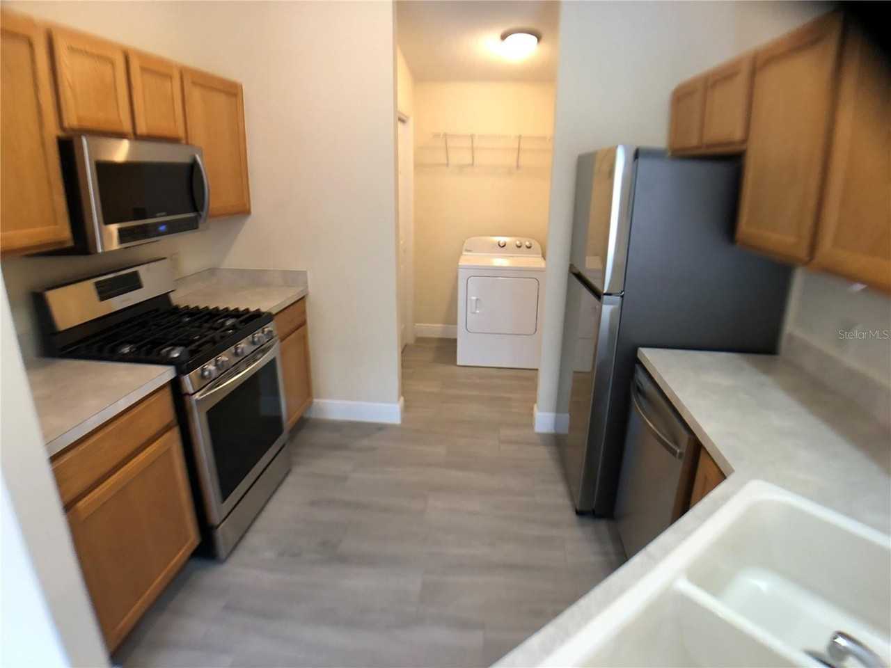 2566 Hialeah Ave - Photo 5 of 20