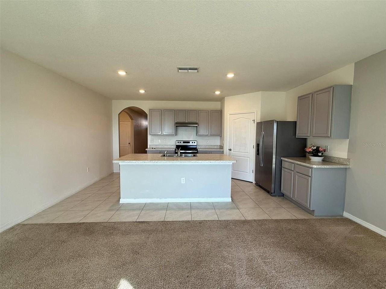 313 Sofia Ln - Photo 7 of 31