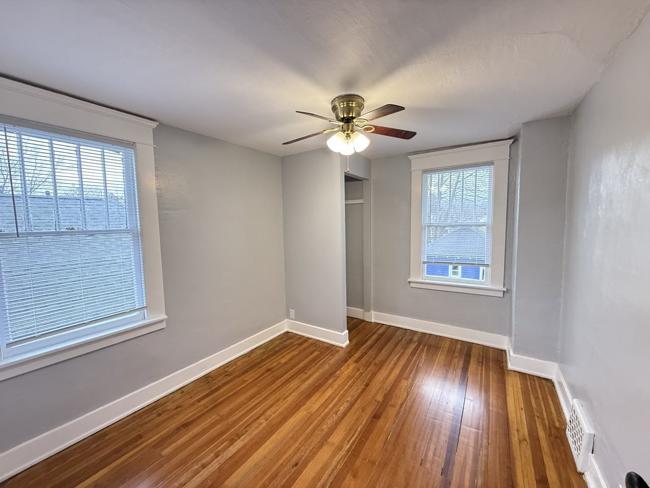 1528 Vermont Ave #1 - Photo 5 of 12