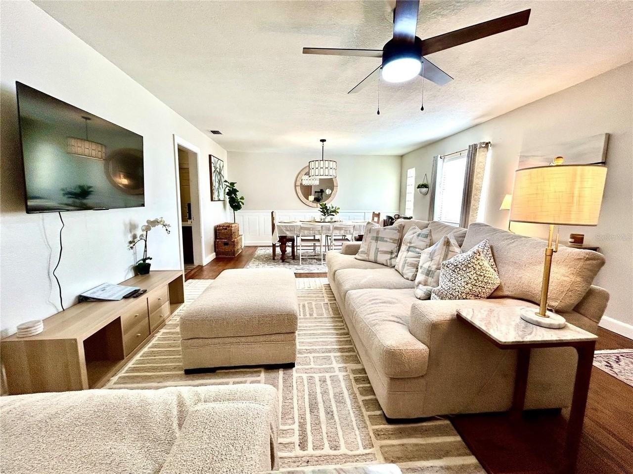 265 W Bay Ave - Photo 3 of 16