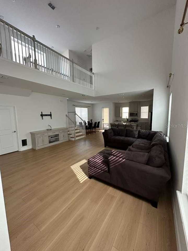 4648 Prairie Creek St - Photo 3 of 29