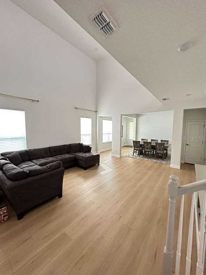 4648 Prairie Creek St - Photo 6 of 29