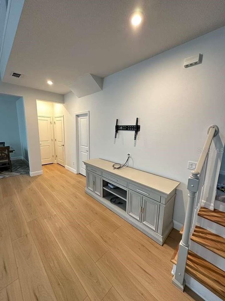 4648 Prairie Creek St - Photo 7 of 29