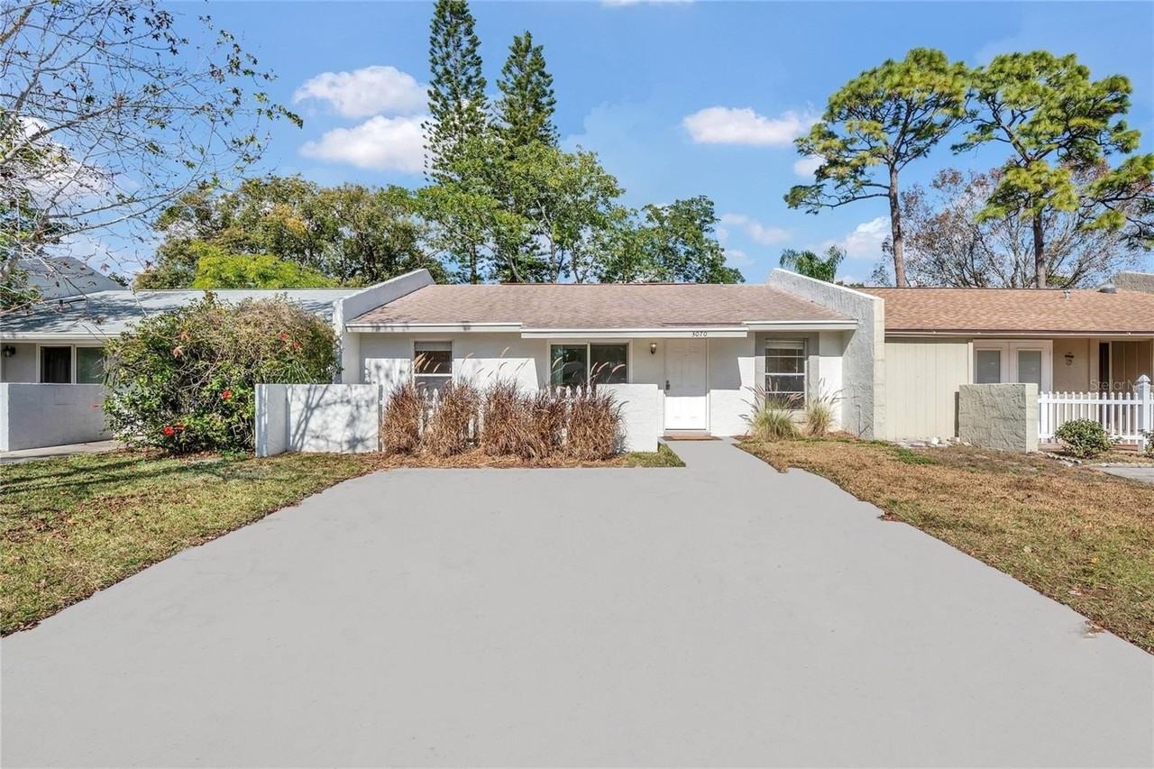 3070 Autumn Ct - Photo 2 of 25