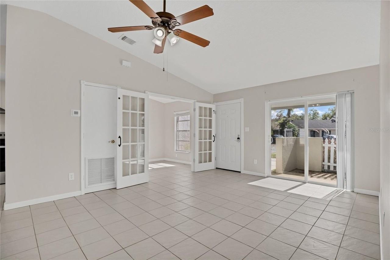 3070 Autumn Ct - Photo 6 of 25