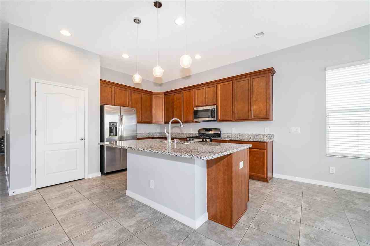 902 Grand Hilltop Dr - Photo 7 of 29