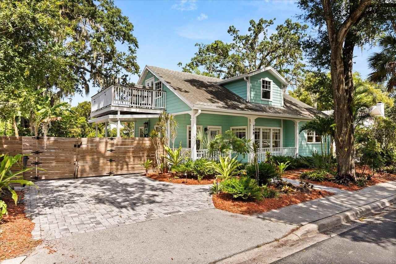 748 Altaloma Ave - Photo 3 of 46