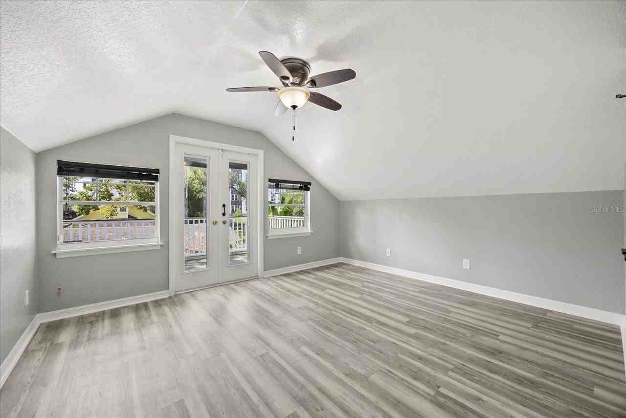 748 Altaloma Ave - Photo 4 of 46