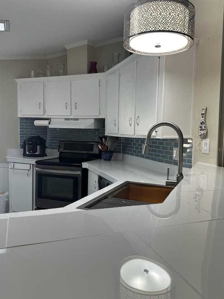 507 Lazy Lake Dr W - Photo 6 of 10