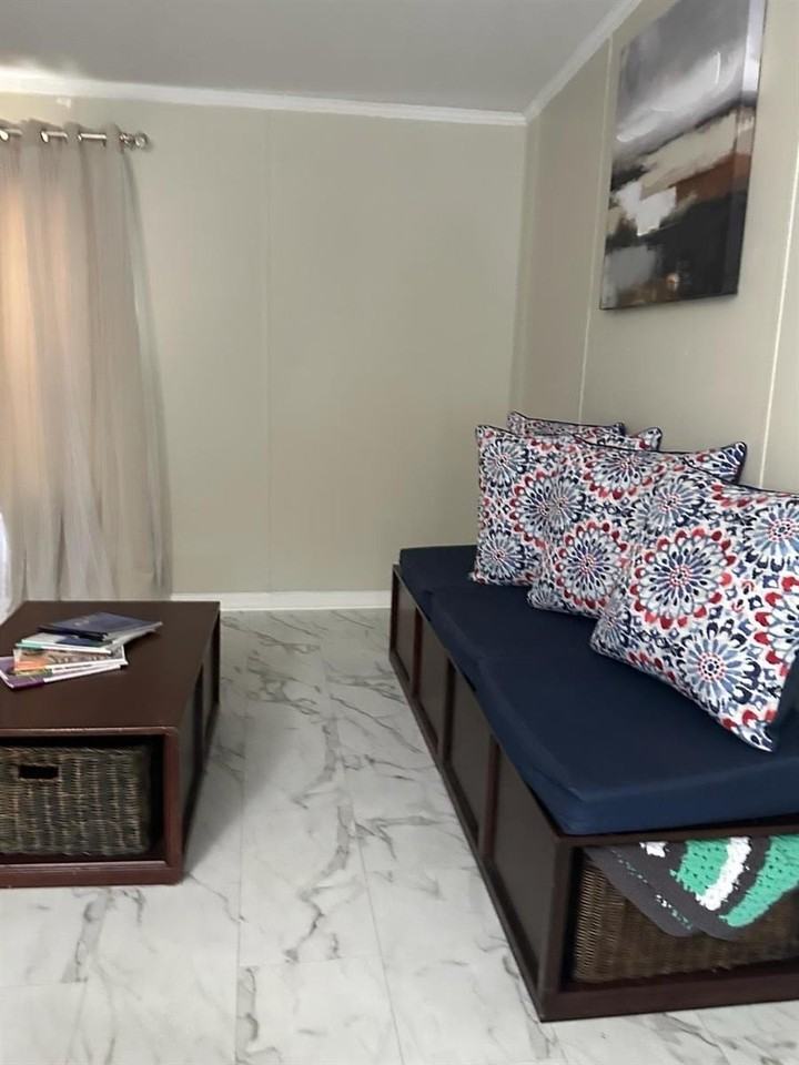 507 Lazy Lake Dr W - Photo 7 of 10