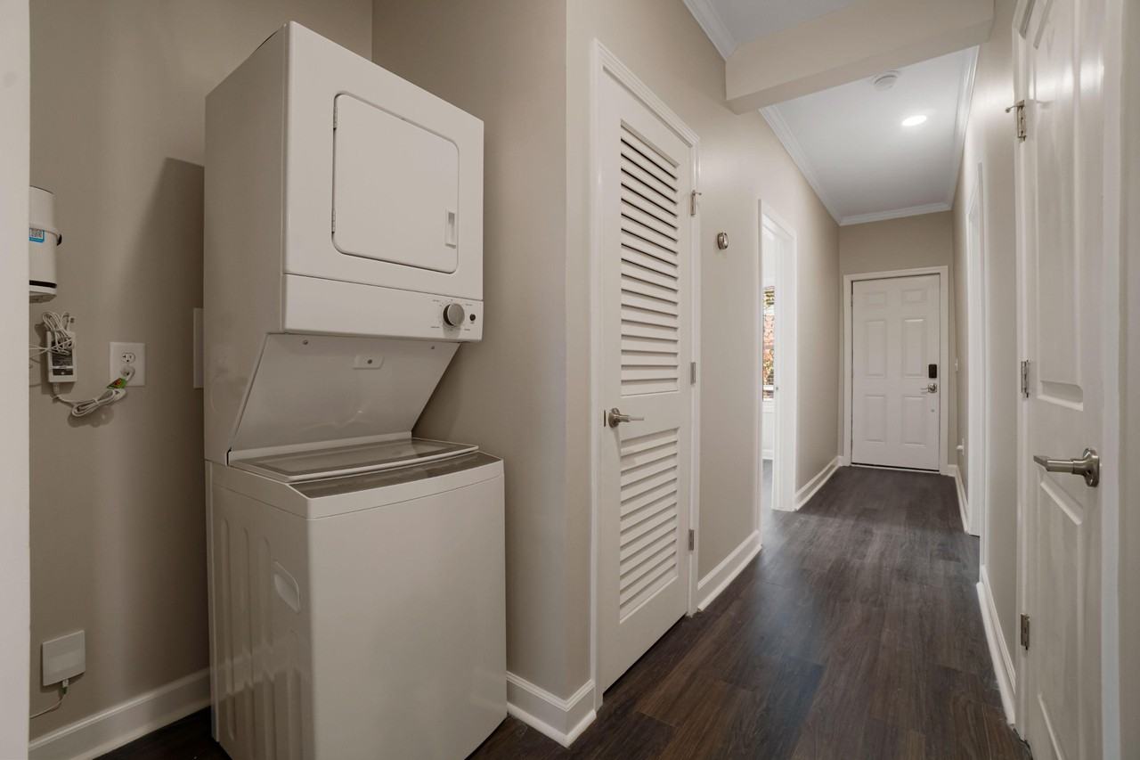 N Evelyn Pl Nw - Photo 3 of 7