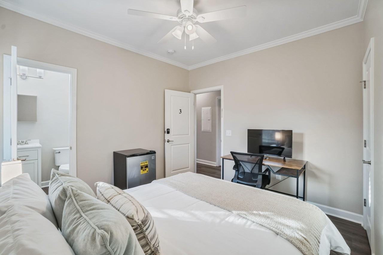 N Evelyn Pl Nw - Photo 5 of 7