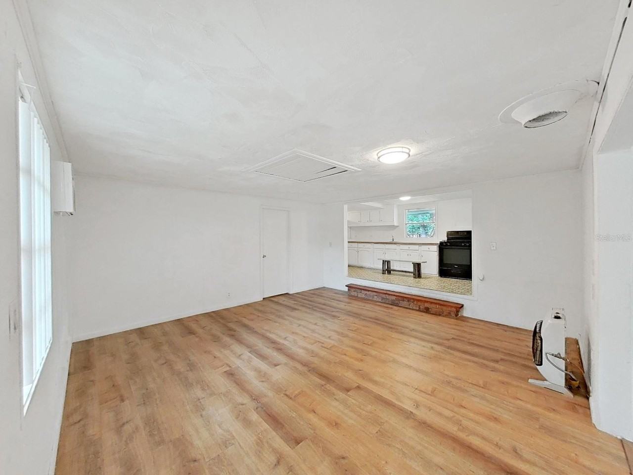 7332 Sealawn Dr - Photo 3 of 13